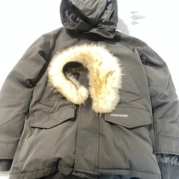 $1795 Authentic CANADA GOOSE Made in CANADA Women's Fur Hoodie SnapZip Coat Sz.M - Picture 5 of 16